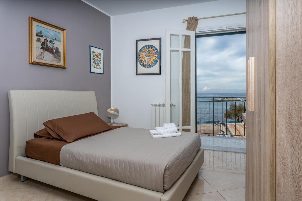 B&B Una Terrazza Sul Golfo Di ספראקוואלו מראה חיצוני תמונה