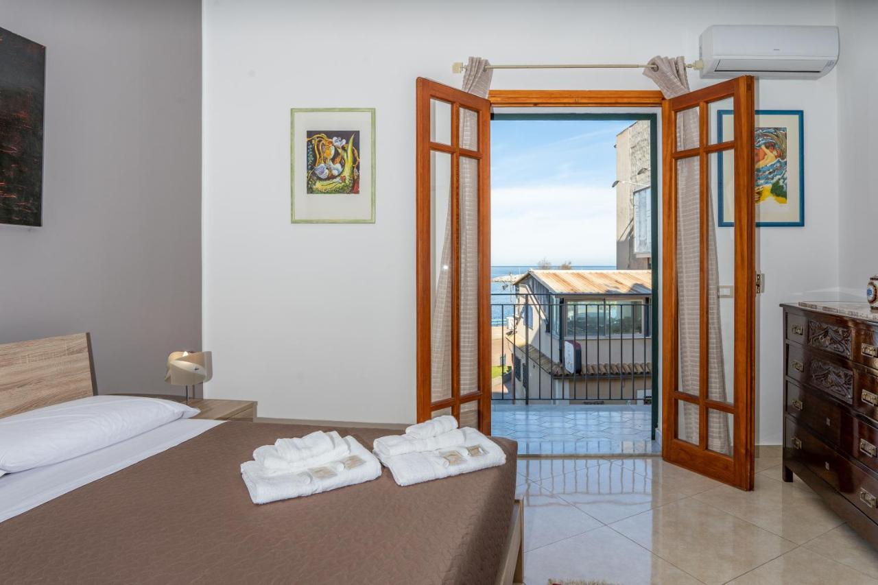 B&B Una Terrazza Sul Golfo Di ספראקוואלו מראה חיצוני תמונה