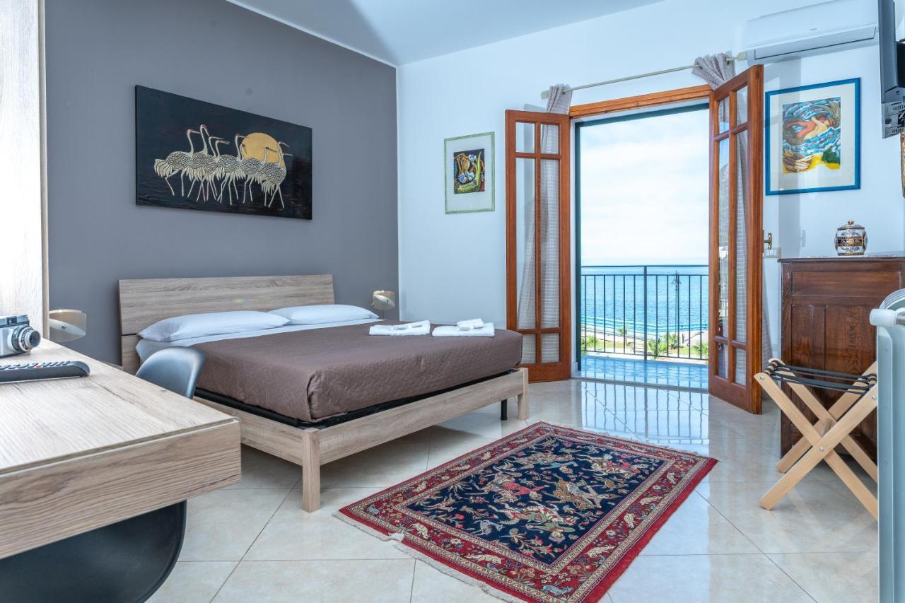 B&B Una Terrazza Sul Golfo Di ספראקוואלו מראה חיצוני תמונה